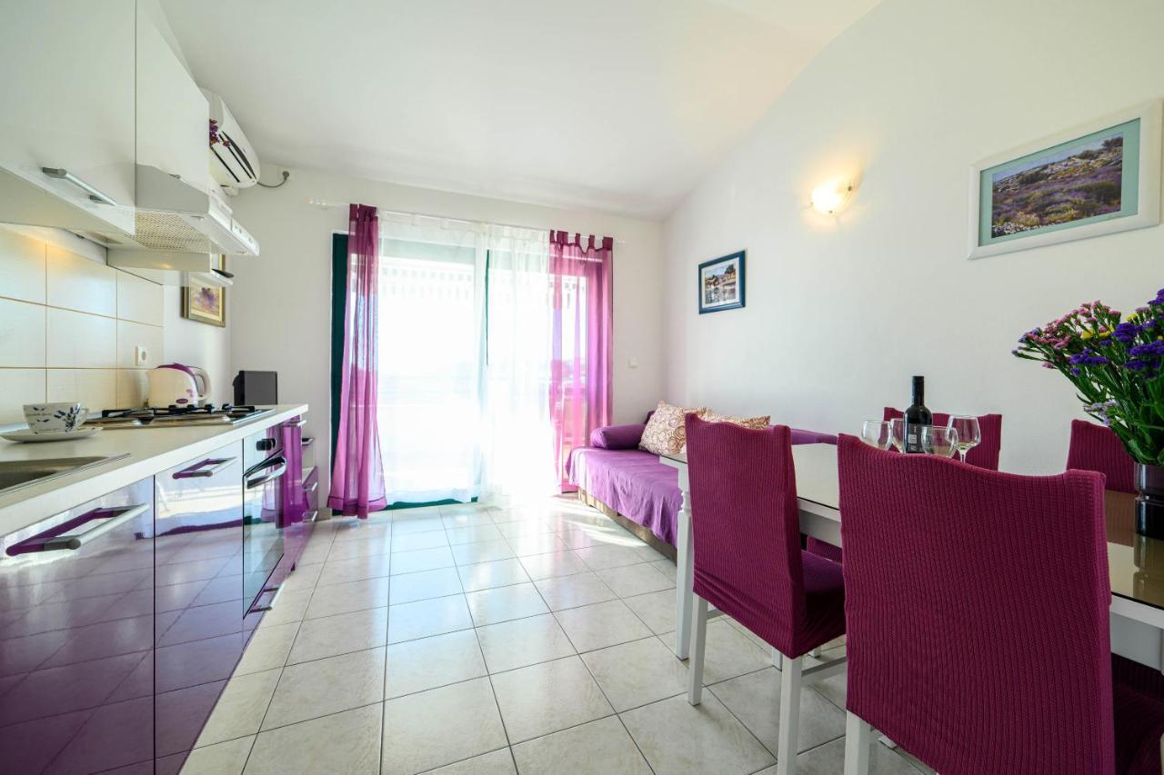 Apartments Vala Zaboric - With Boat Mooring Экстерьер фото