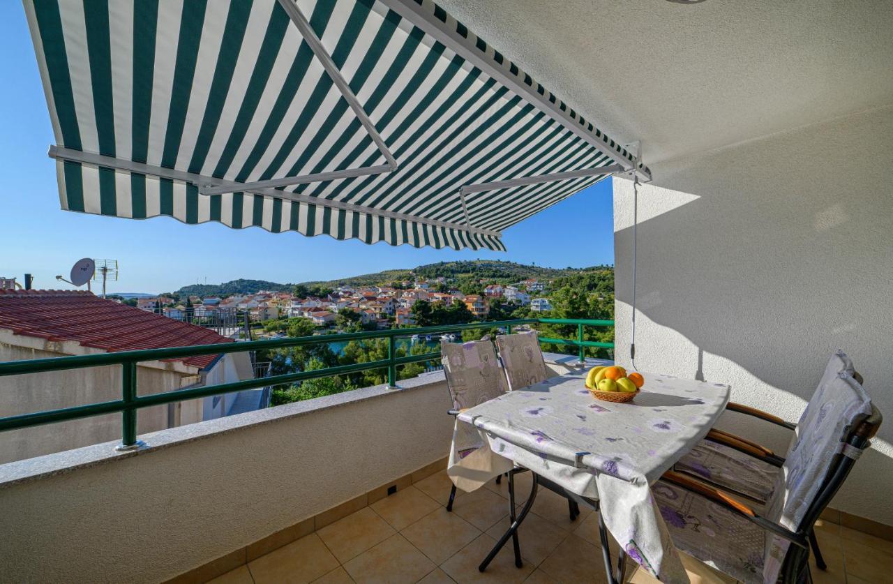 Apartments Vala Zaboric - With Boat Mooring Экстерьер фото