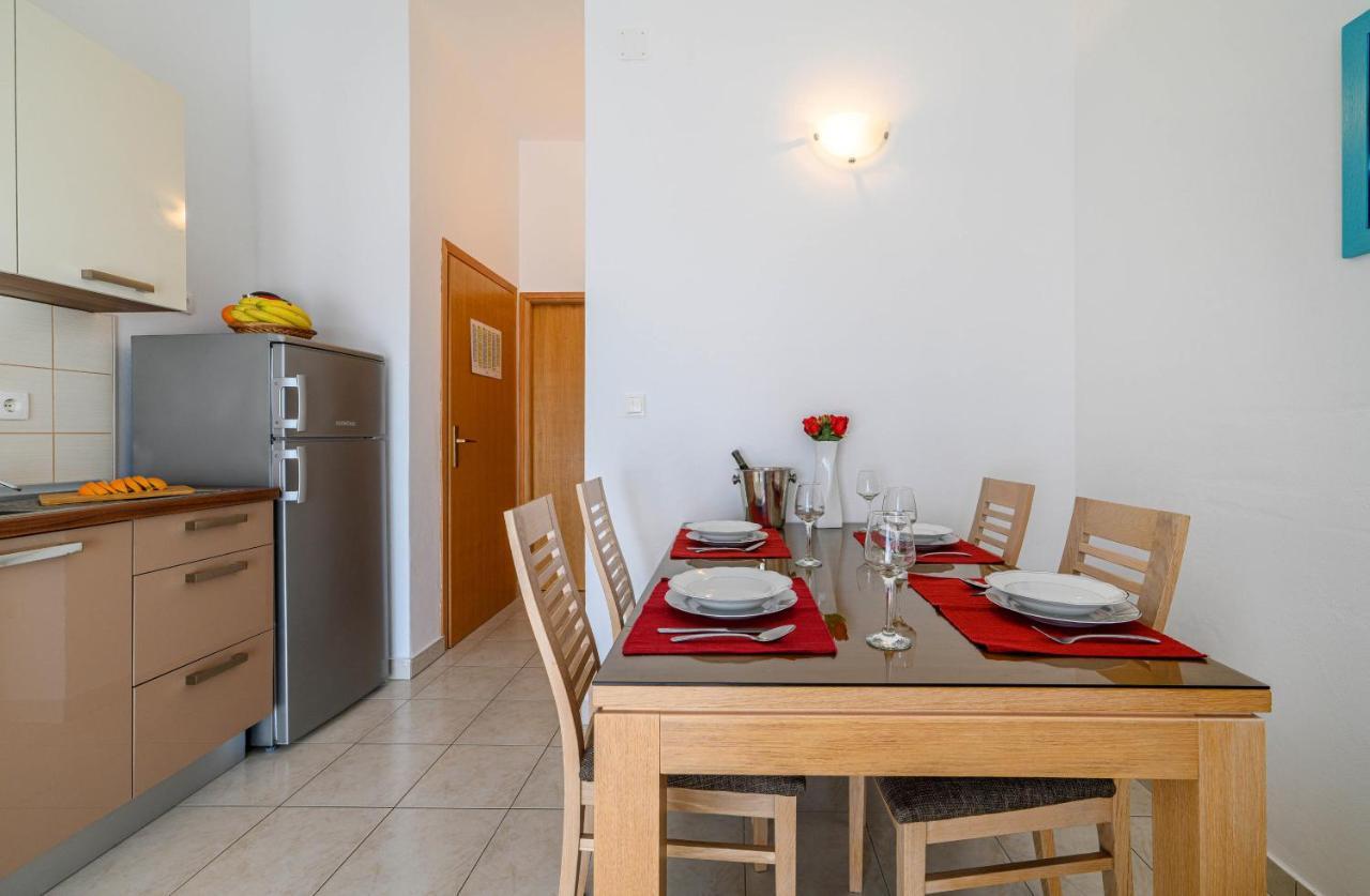 Apartments Vala Zaboric - With Boat Mooring Экстерьер фото