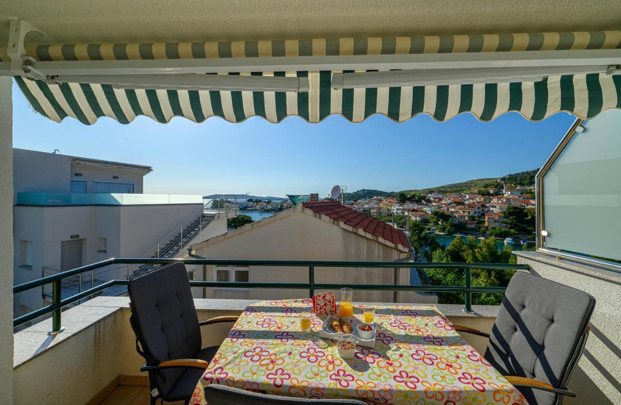 Apartments Vala Zaboric - With Boat Mooring Экстерьер фото