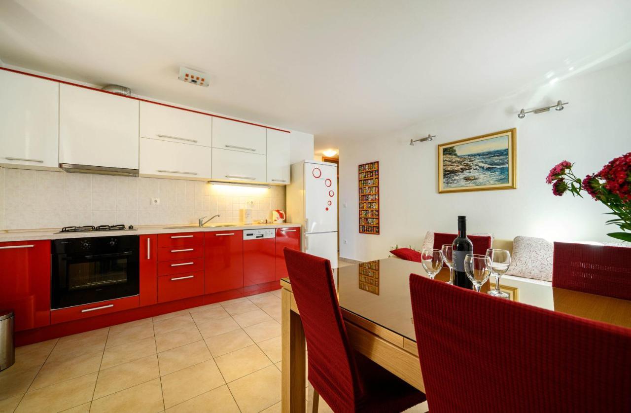 Apartments Vala Zaboric - With Boat Mooring Экстерьер фото