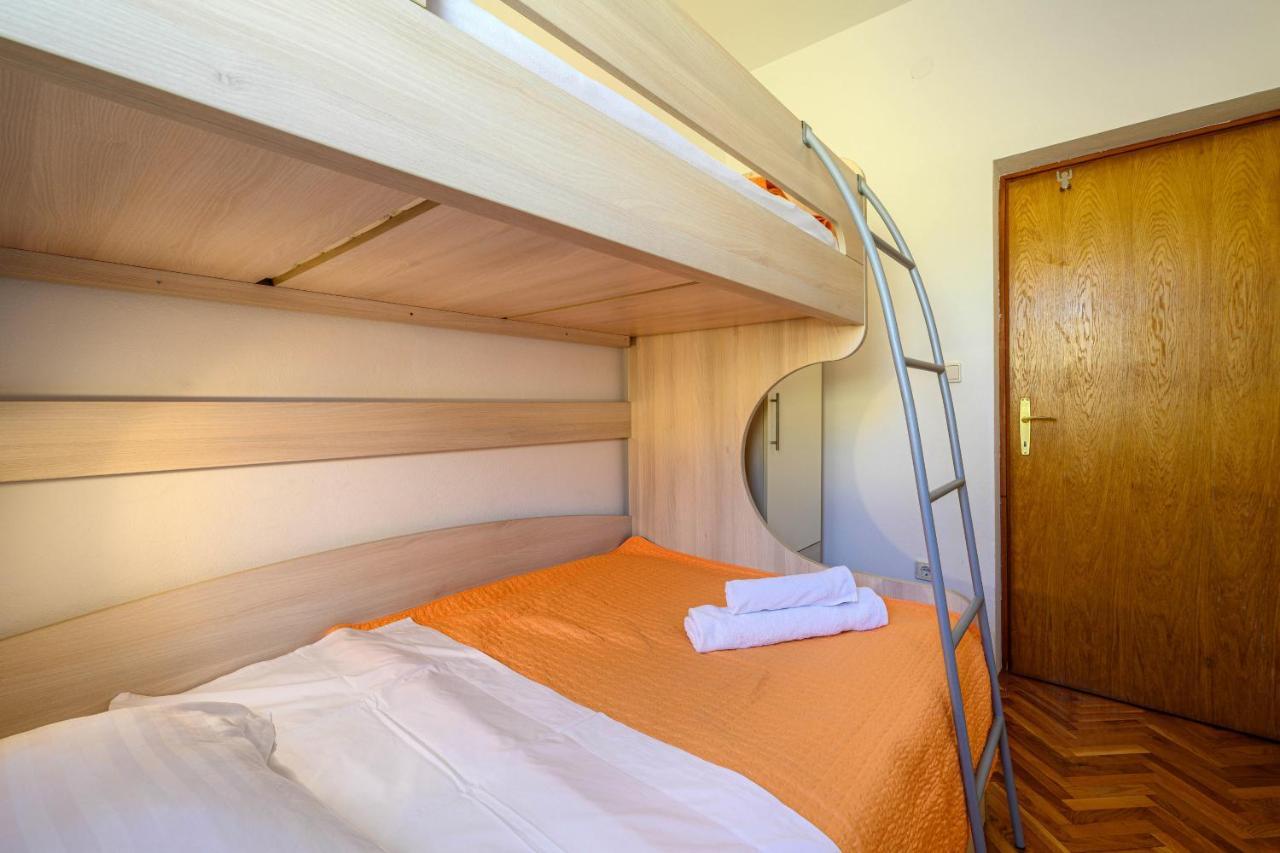 Apartments Vala Zaboric - With Boat Mooring Экстерьер фото
