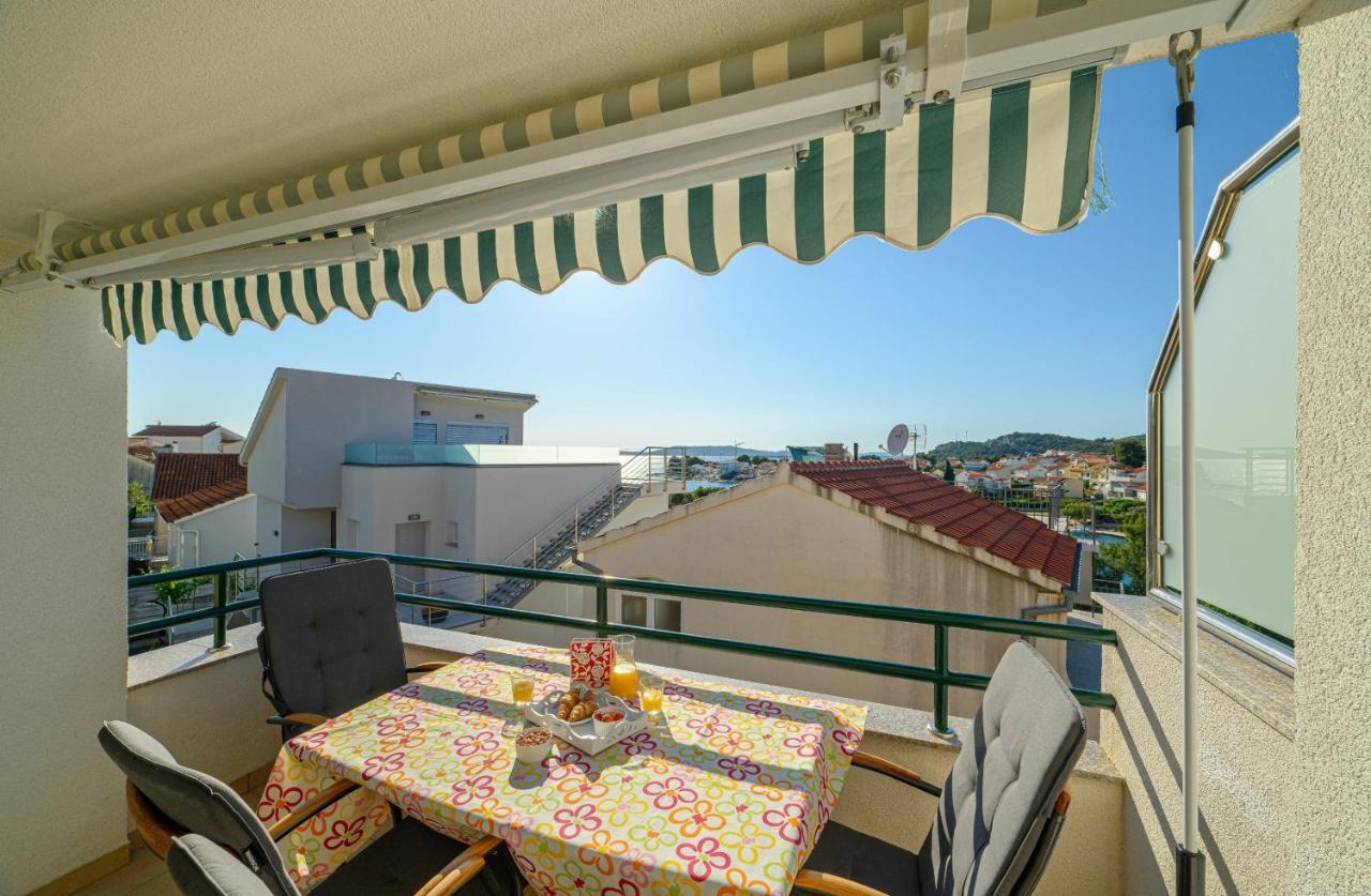 Apartments Vala Zaboric - With Boat Mooring Экстерьер фото