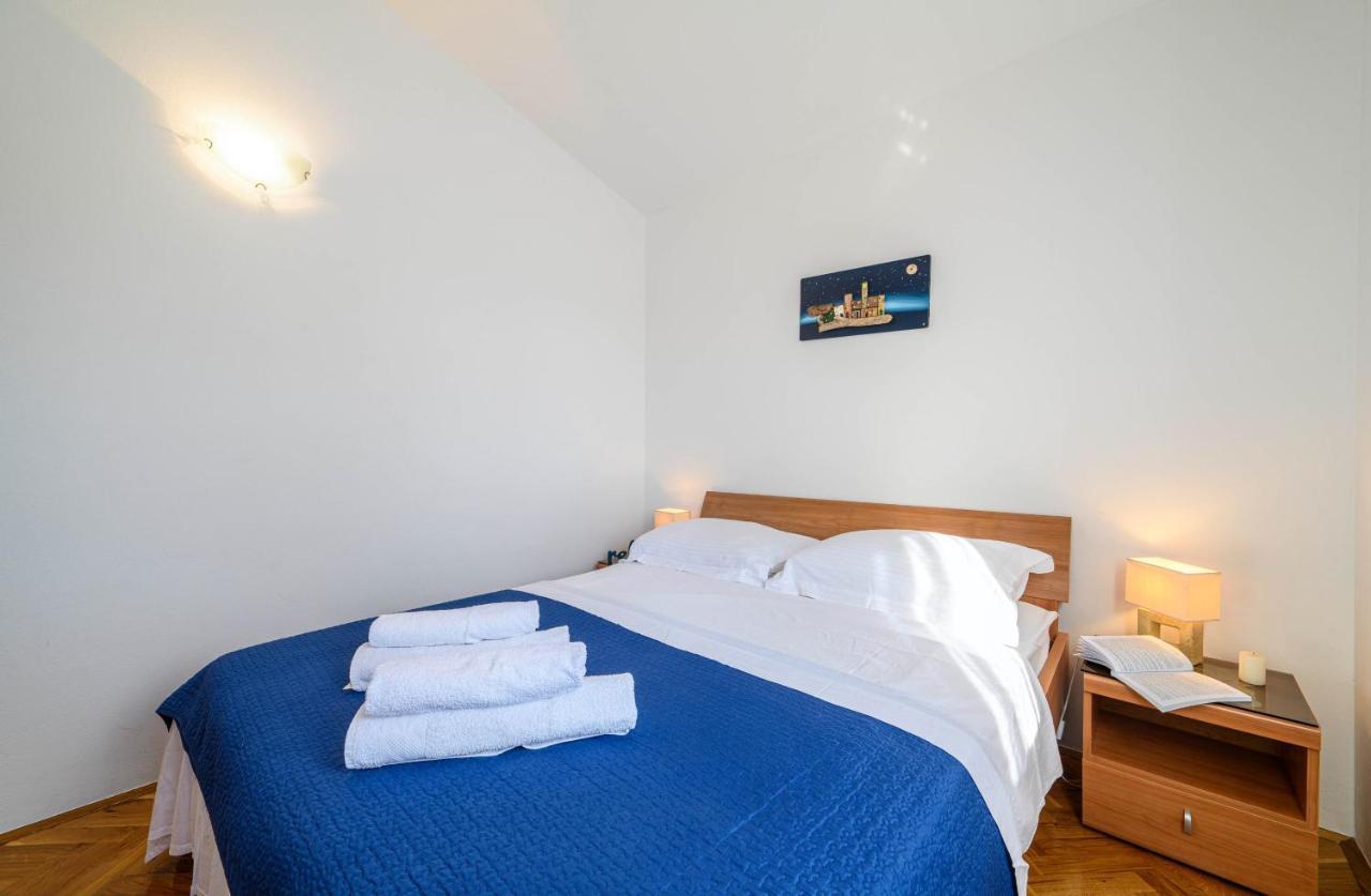 Apartments Vala Zaboric - With Boat Mooring Экстерьер фото