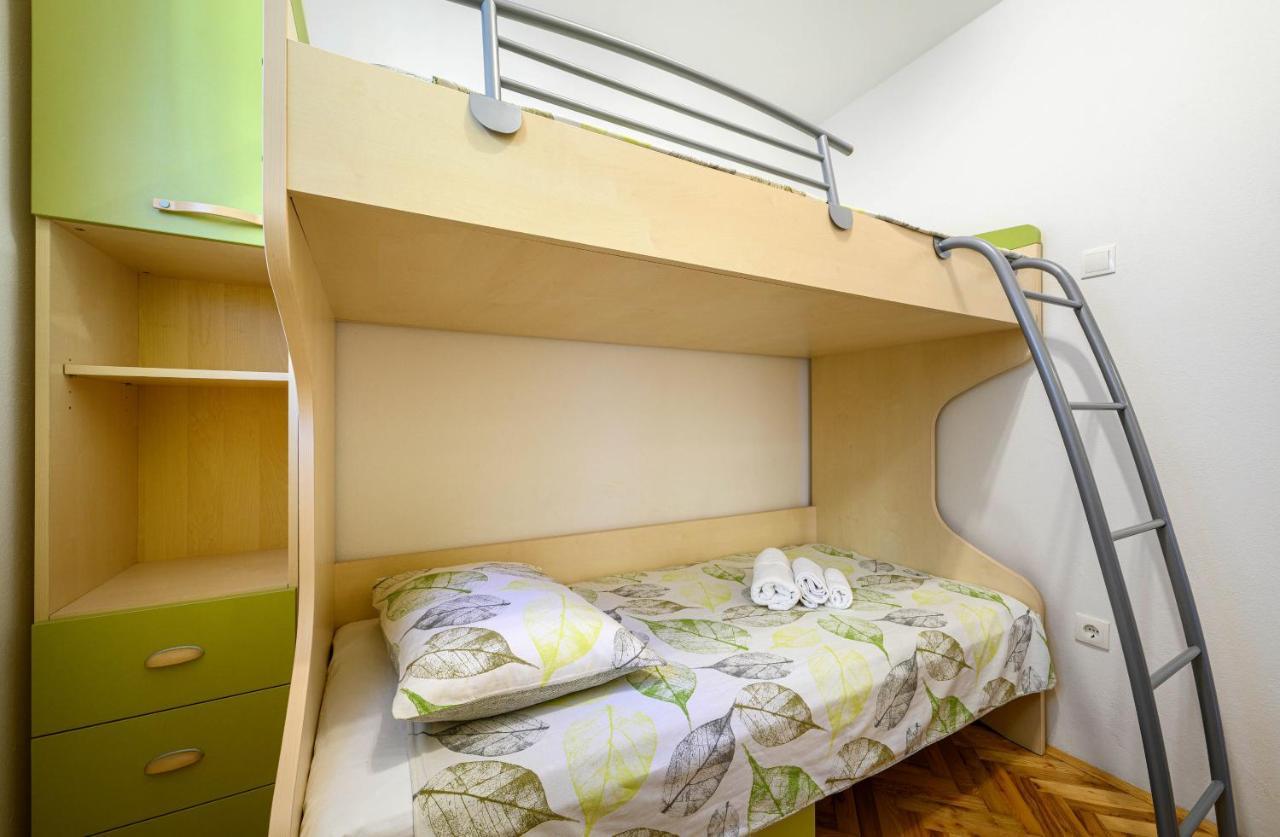 Apartments Vala Zaboric - With Boat Mooring Экстерьер фото