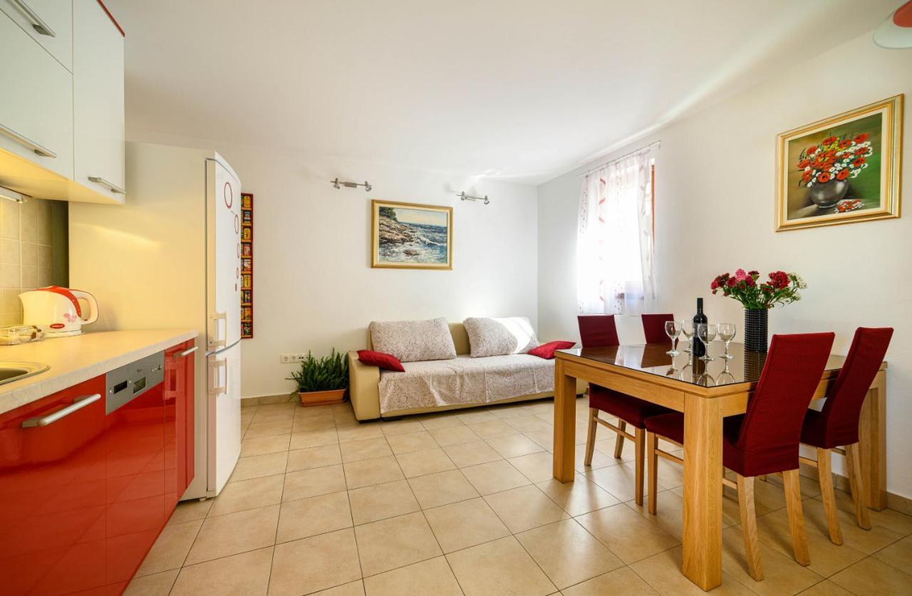 Apartments Vala Zaboric - With Boat Mooring Экстерьер фото