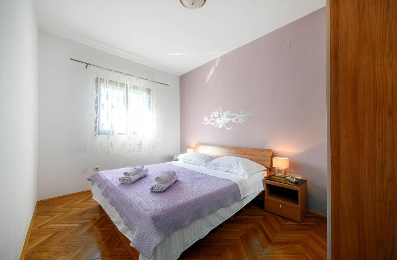 Apartments Vala Zaboric - With Boat Mooring Экстерьер фото