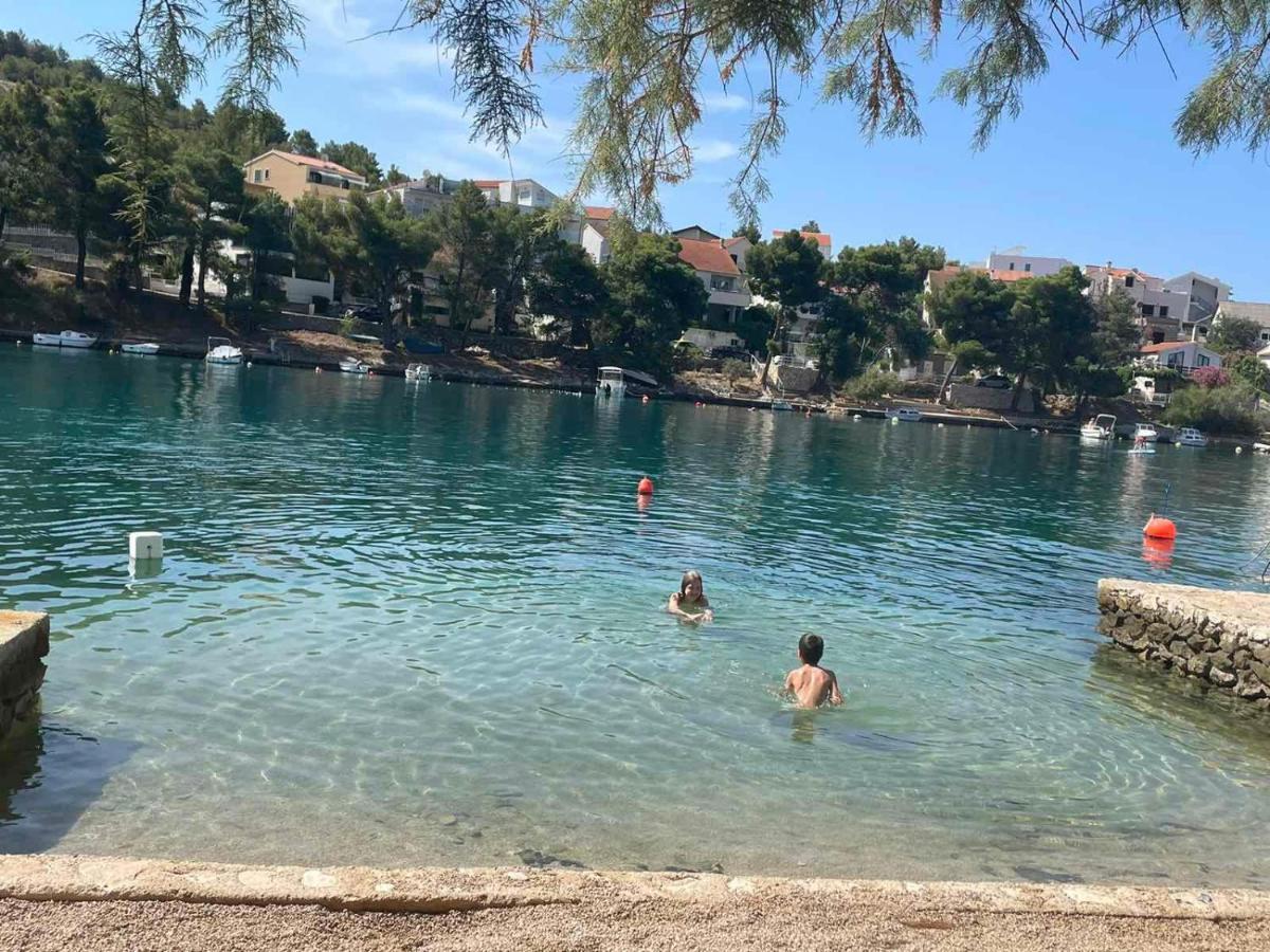 Apartments Vala Zaboric - With Boat Mooring Экстерьер фото