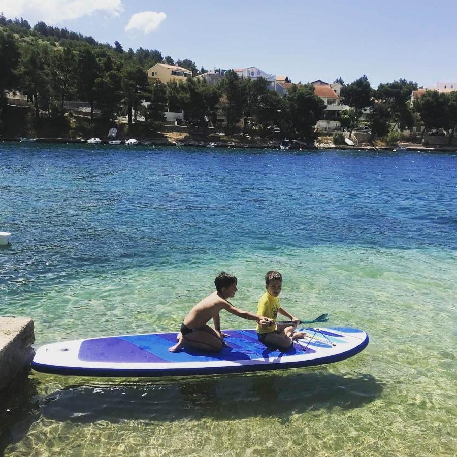Apartments Vala Zaboric - With Boat Mooring Экстерьер фото