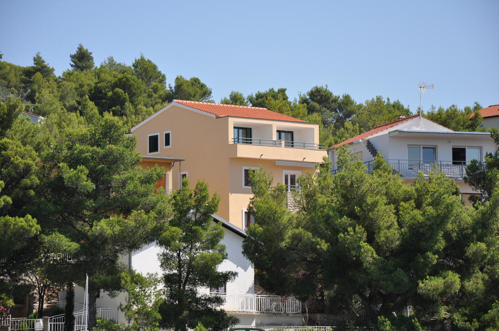 Apartments Vala Zaboric - With Boat Mooring Экстерьер фото